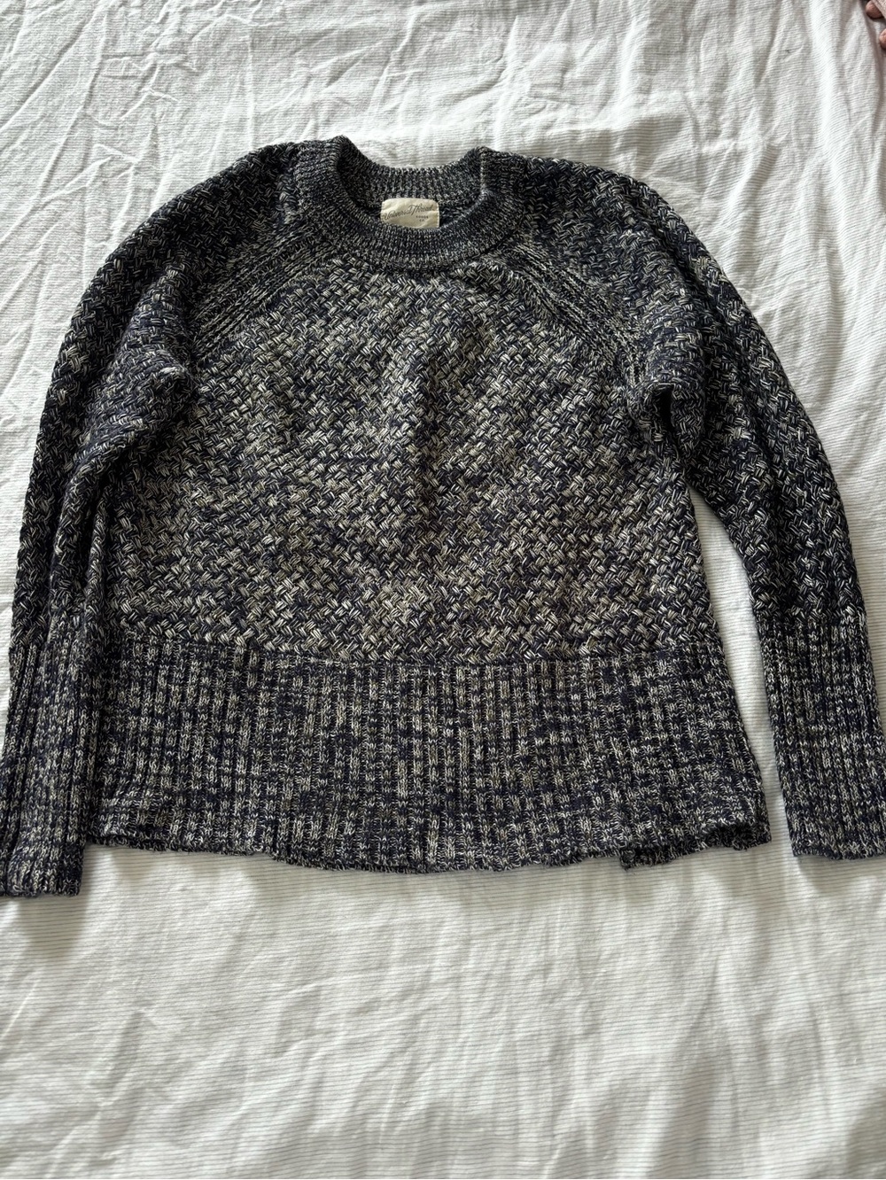 Universal Thread navy and white  Sweater